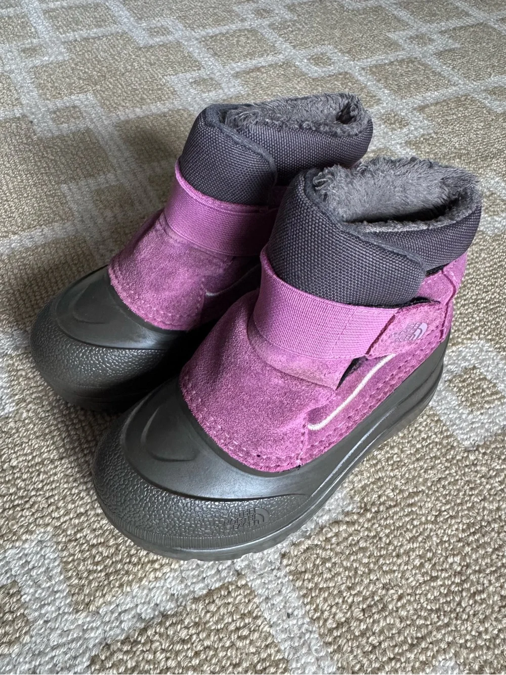 The North Face Toddler Alpenglow II Waterproof Snow Boots Purple Gray Girls 8